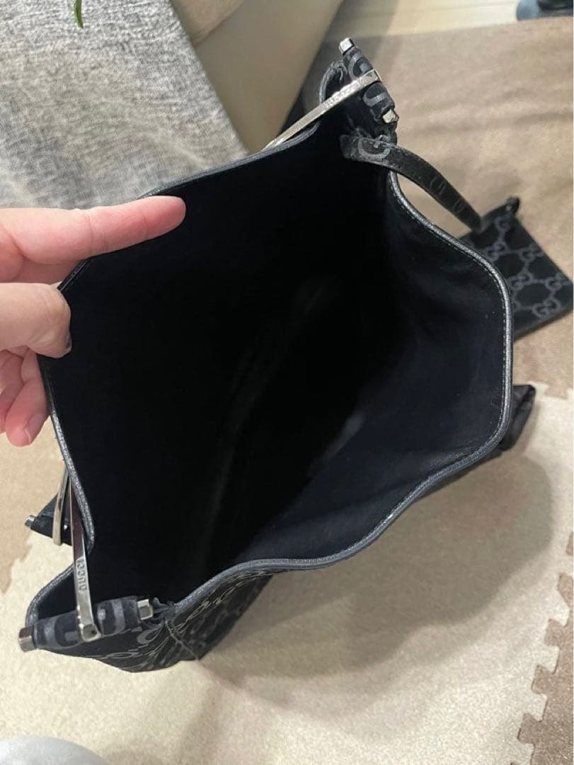 あき　GUCCI ブラック スエード　GGパターン ショルダーバッグ