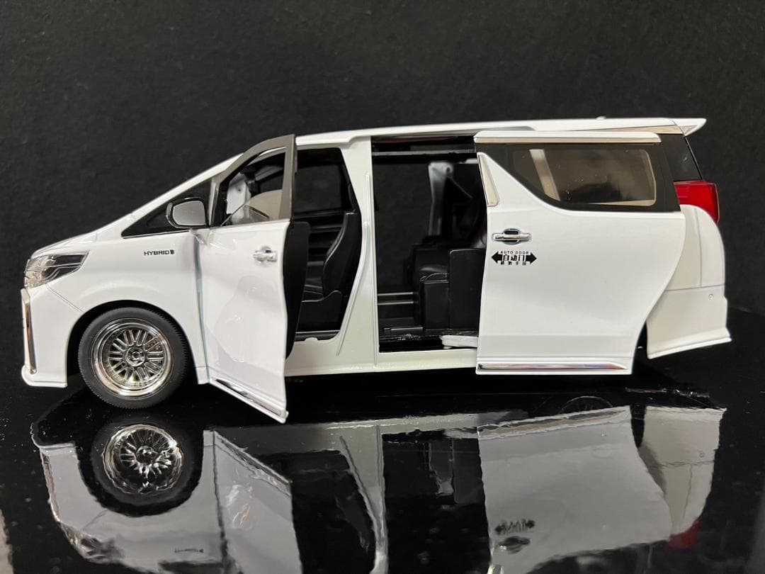 トヨタ TOYOTA アルファード 1/18 ミニカー ホワイト H171