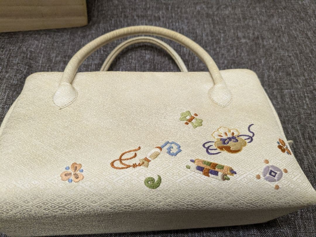 最終お値下げ！名門【逸品】長艸刺繍　手刺繍利休バッグ　和装　正絹　桐箱入り作家物