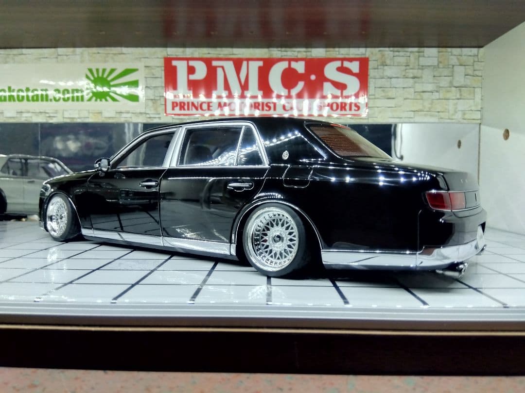 1/18 AUTOart トヨタ センチュリー 神威 (UWG60) カスタム