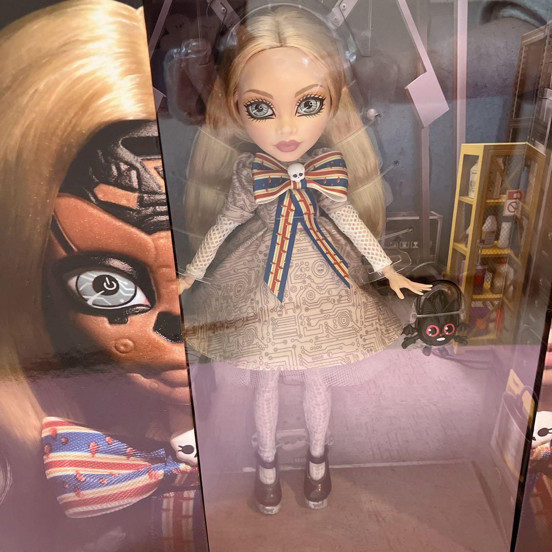 モンスターハイ　ミーガン　M3GAN スカルレクター　Megan ドール