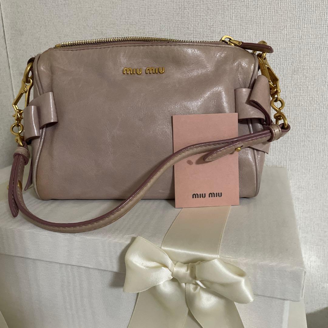 miu miu 薄ピンク リボンバッグ