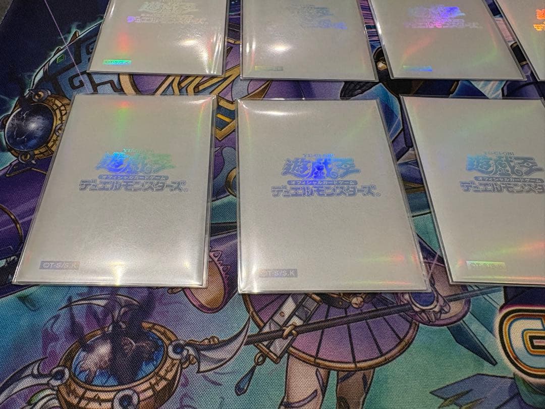 遊戯王　スリーブ　公式初期ロゴ白　72枚