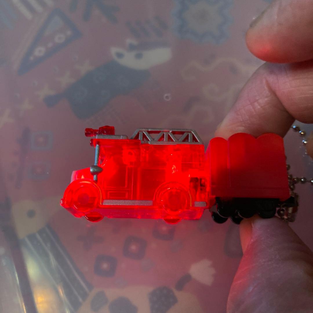 トーマスキーホルダー消防車プラLED点灯電池交換不可動作保証無し
