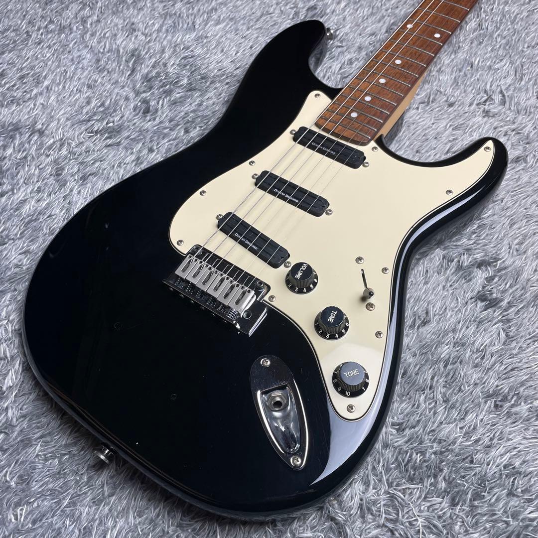 Squier Deluxe Hot Rails Stratocaster - メルカリ