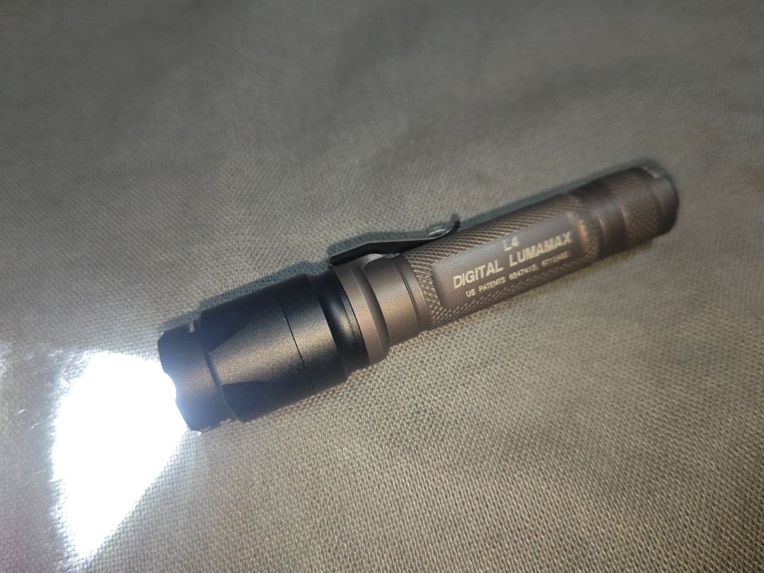 快適ゲーム・おもちゃ・グッズ - SUREFIRE E2系 実物ボディ、スイッチ