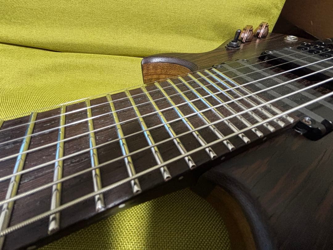 REVguitars Brigitta DD7 ヘッドレス7弦ギター