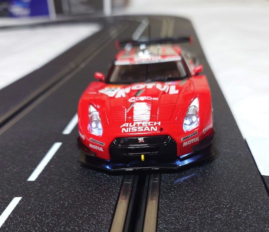 スロットカーカレラ日産GT-R GT500 NISMO MOTUL AUTECH