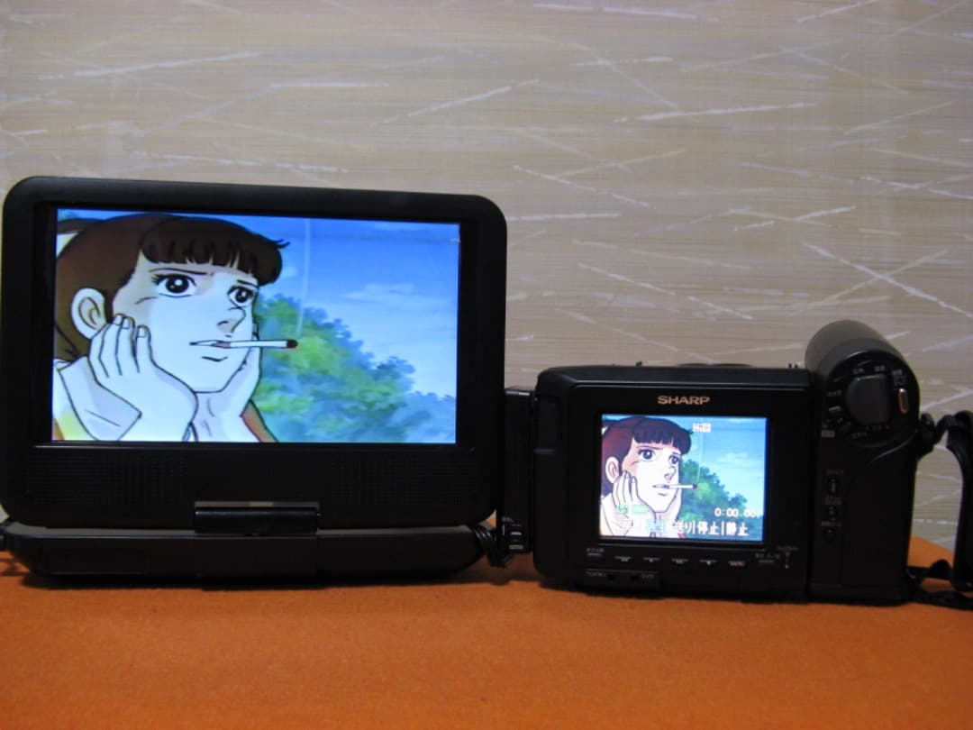 動作OK❗️☆シャープの液晶8ミリビデオカメラ・VL-EL320