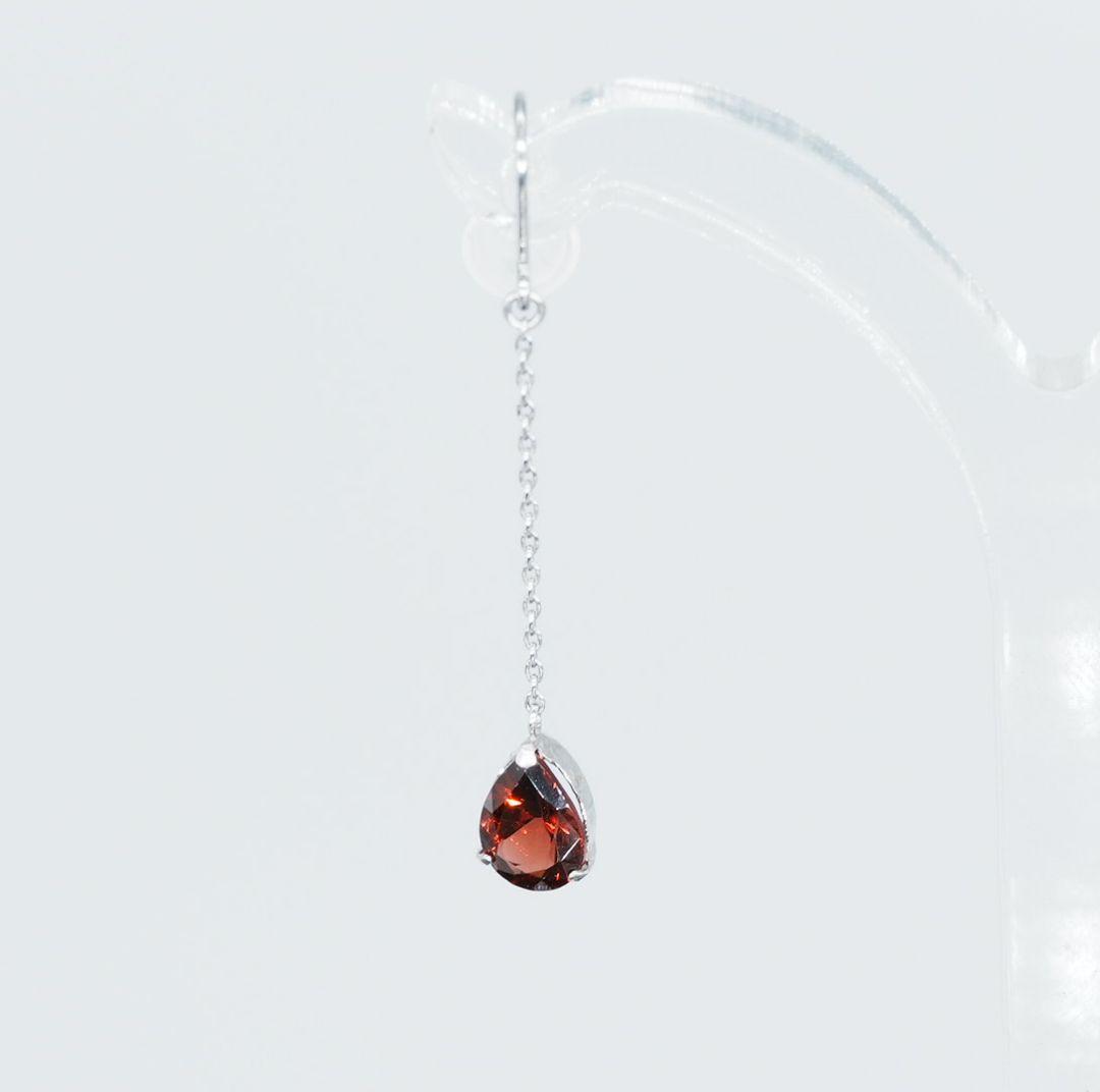 Pt900 ガーネット ピアス 雫型 揺れるデザイン プラチナ 赤石 上品