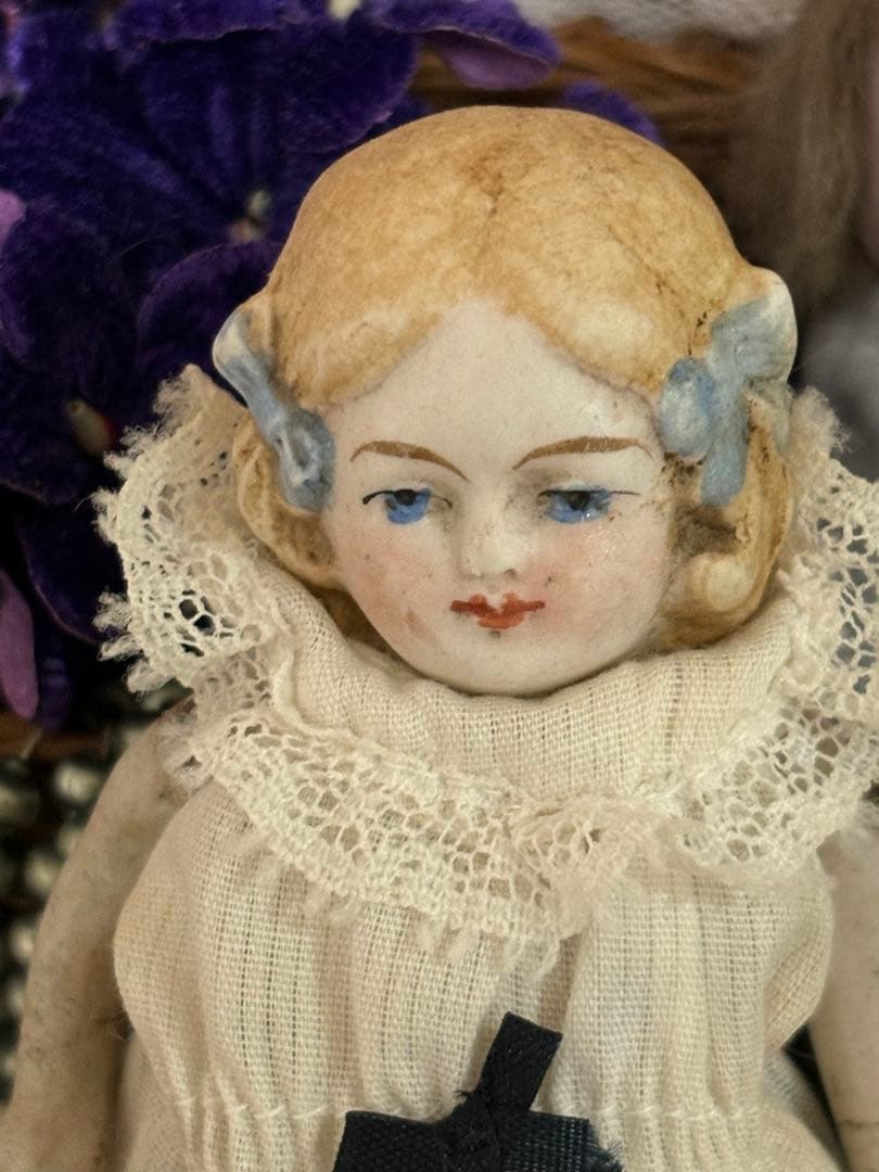 ドイツアンティークミニョネットビスクドールアンティークドール／レース