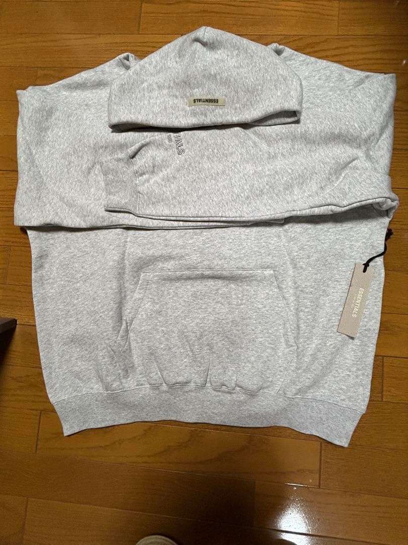 エッセンシャルズ　スエットパーカー　 ユニセックス　Lサイズ