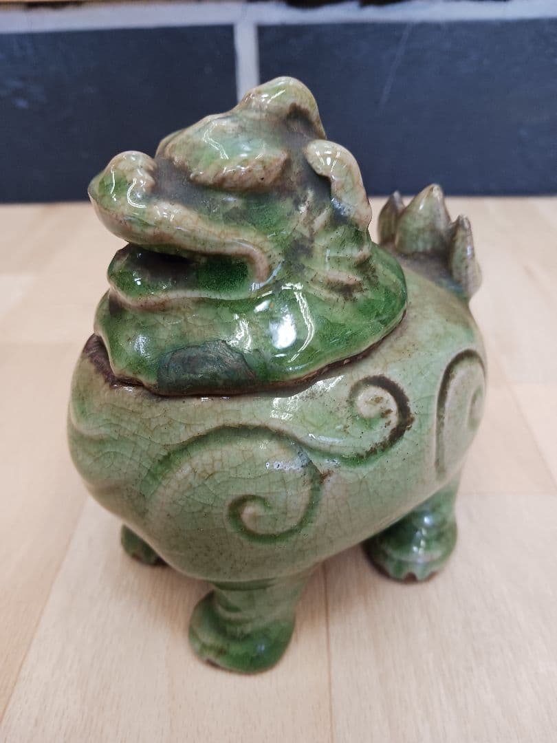 時代物　三田青磁　獅子香炉　箱付