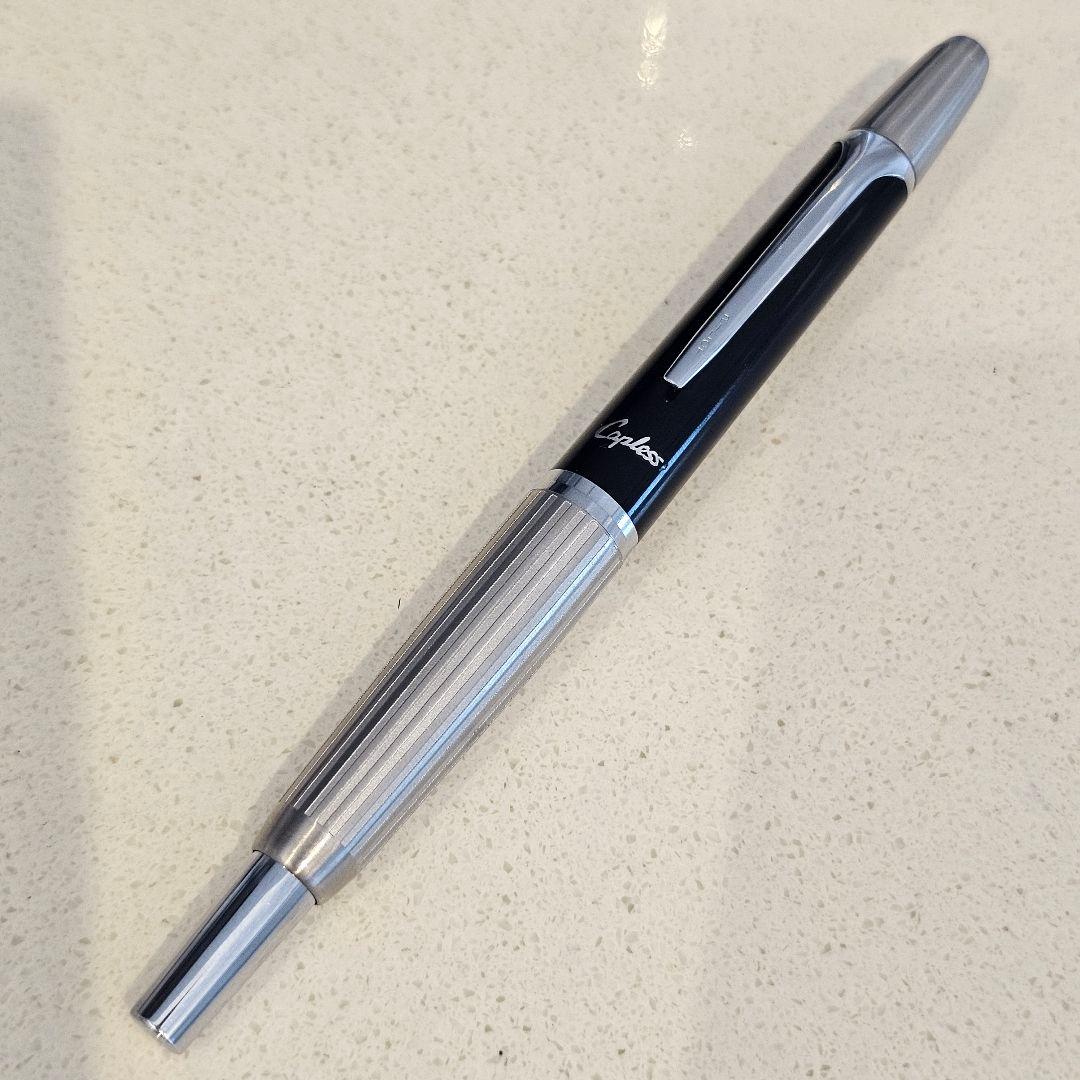 PILOT キャップレス ストライプ 蝕刻 14K ヴィンテージ万年筆 PILOT キャップレス ストライプ 蝕刻 14K ヴィンテージ万年筆 PILOT