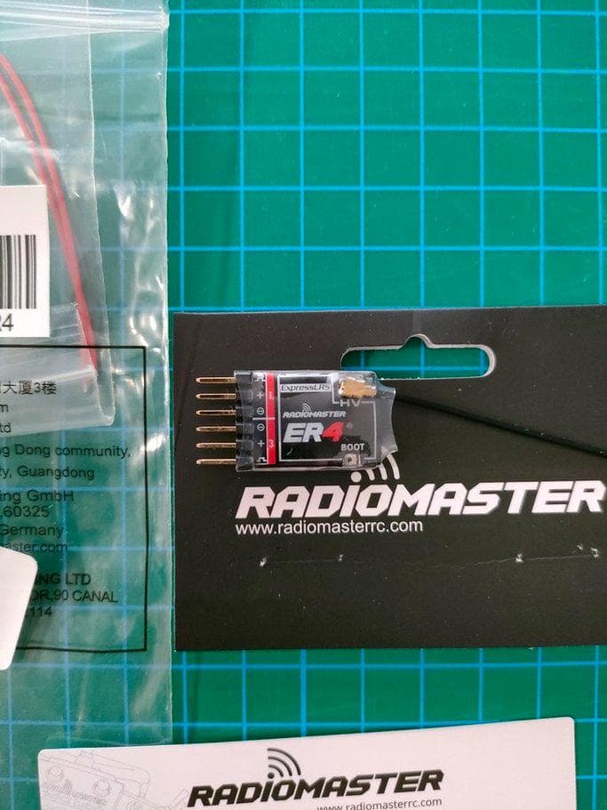 Jumper T14 送信機 ELRS と RadioMaster 受信機付属