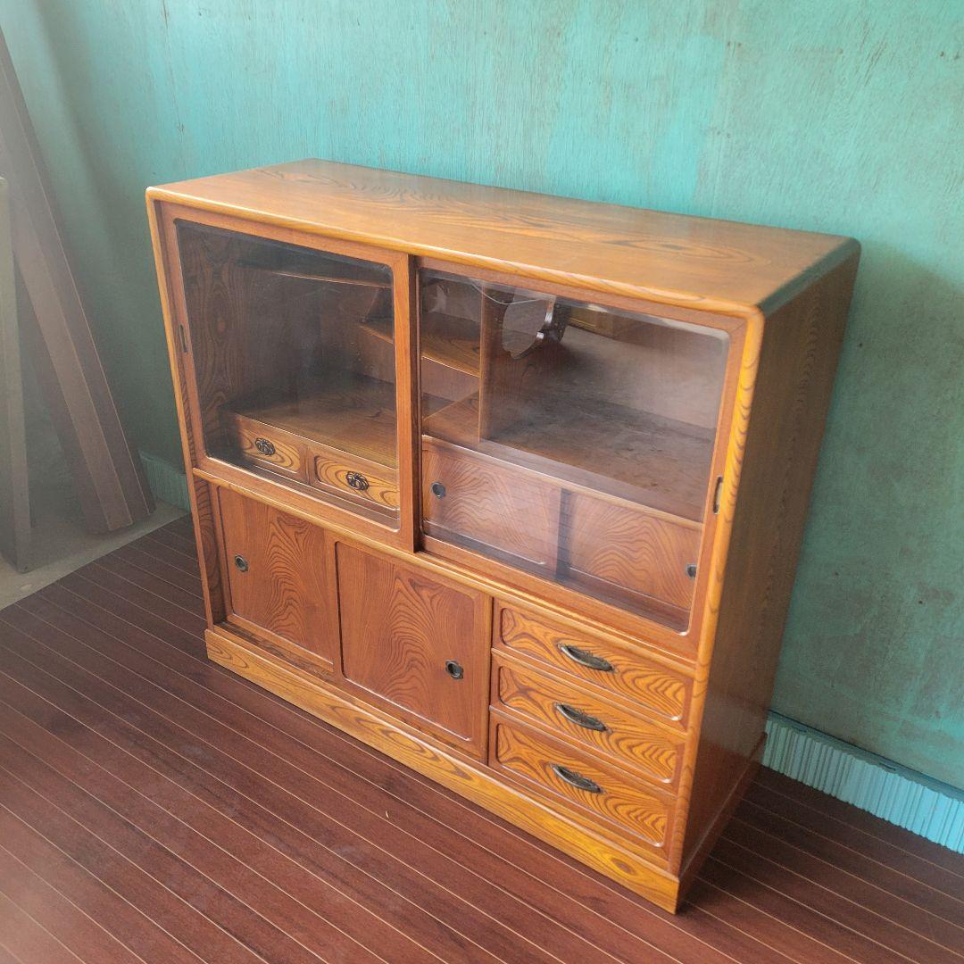 昭和レトロ 茶箪笥 水屋箪笥 ガラス戸収納棚 和家具 ヴィンテージ 店舗什器 水屋 昭和初期の格子窓と無垢材の温もりあるアンティーク