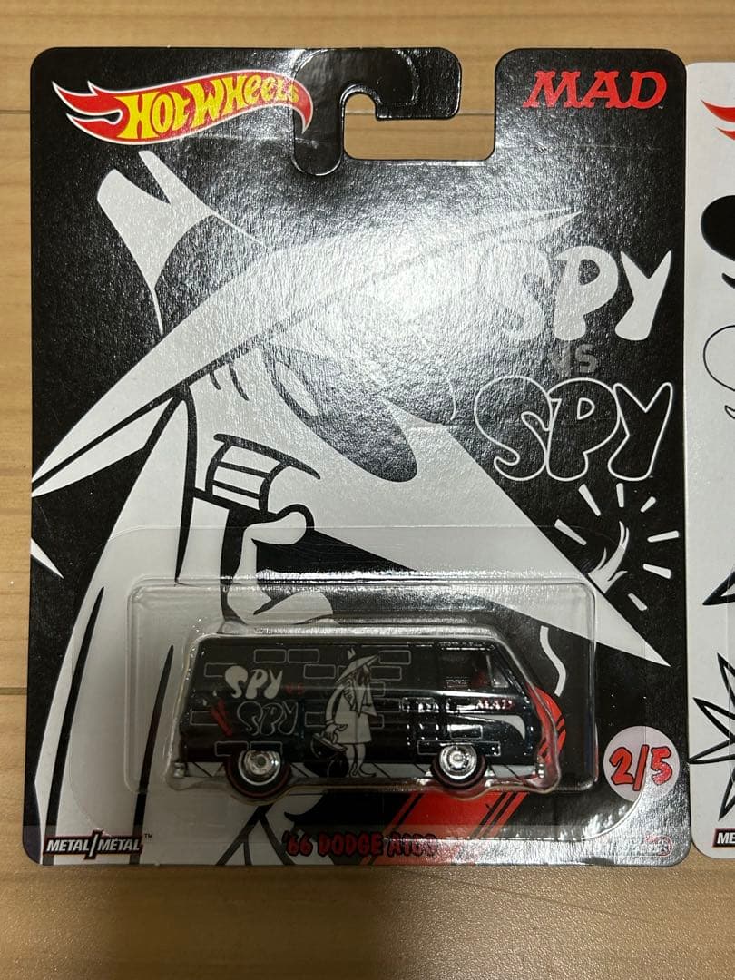 ホットウィール　ポップカルチャー Spy vs Spy 2台セット