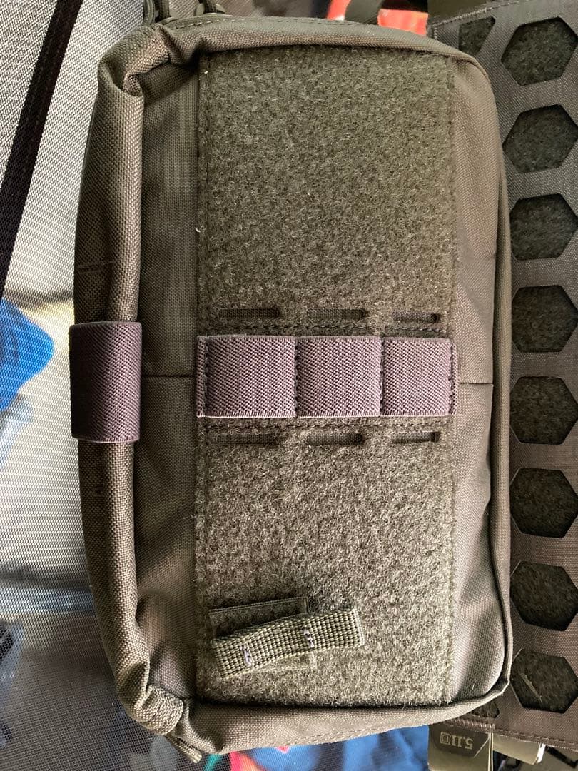 ホトトギスさん専用)5.11 TACTICAL AMPC ポーチ無しの通販はau PAY