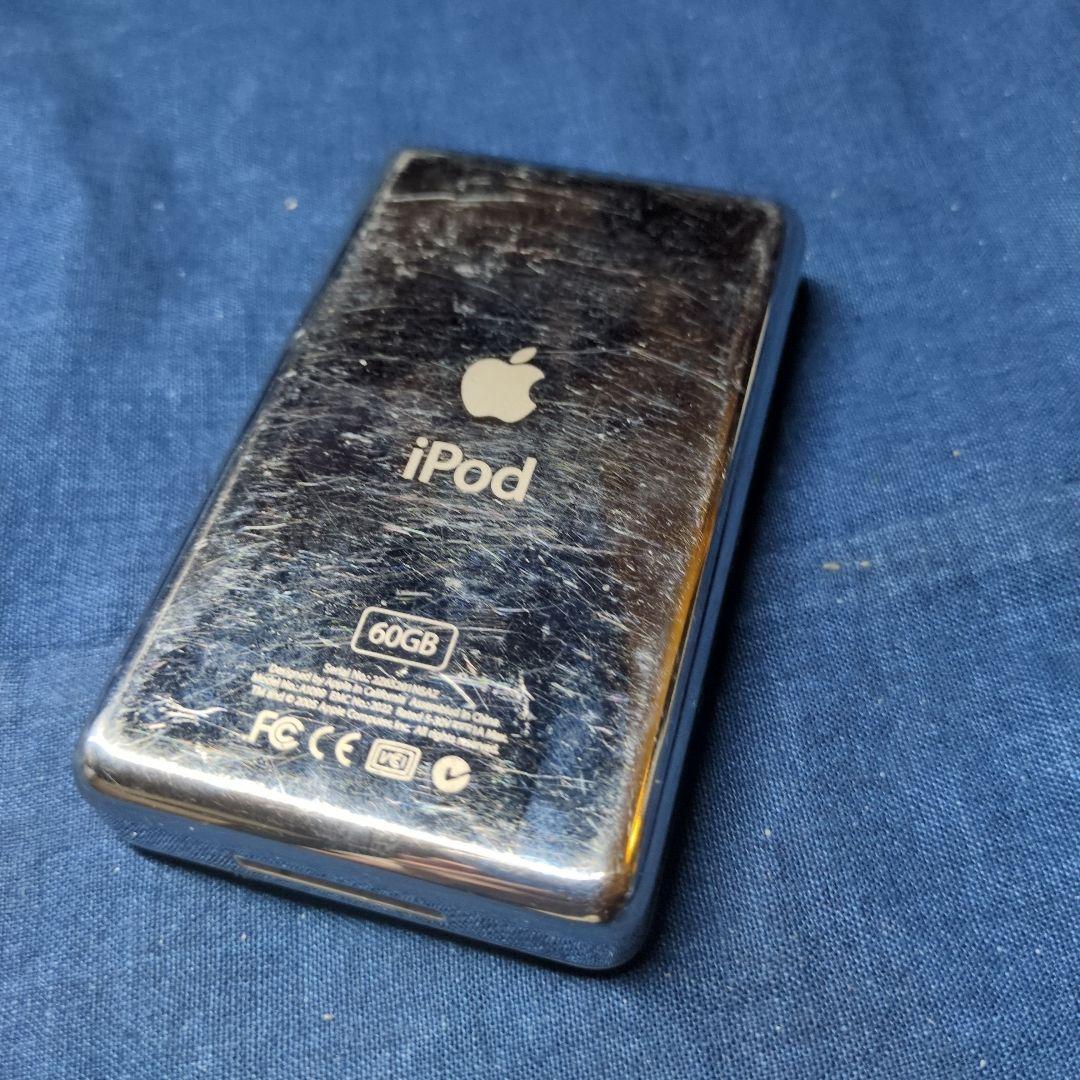 動作品 iPod Classic 60GB A1099 カラー液晶 白と金属