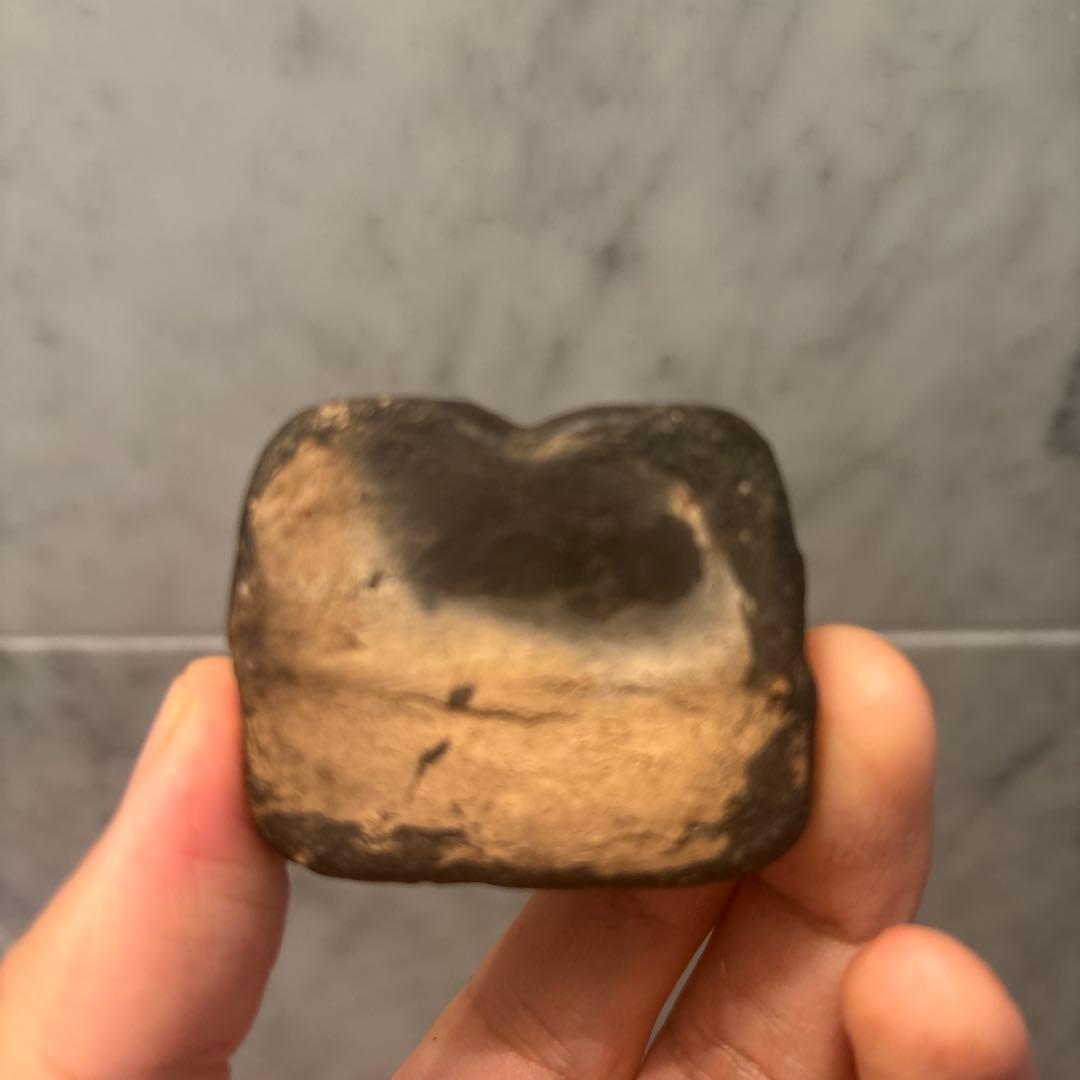 アンティーク江戸時代平和的なお顔で雰囲気のある大黒様の陶器オブジェ