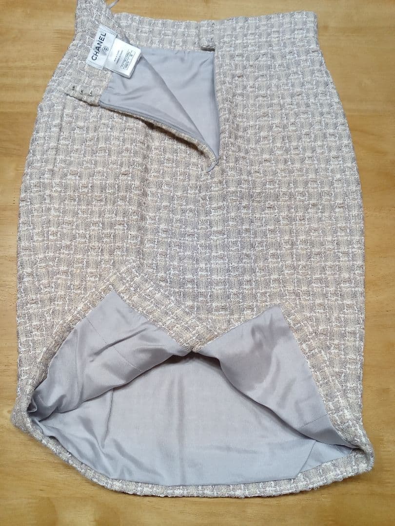 バズ　シャネルスカート