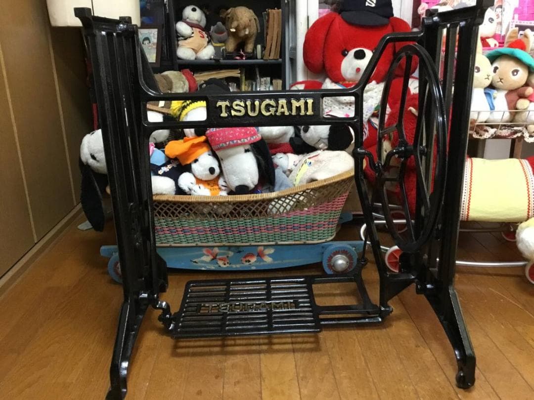JACK様専用 TSUGAMI職業用足踏みミシン鉄脚 大型 テーブルに！