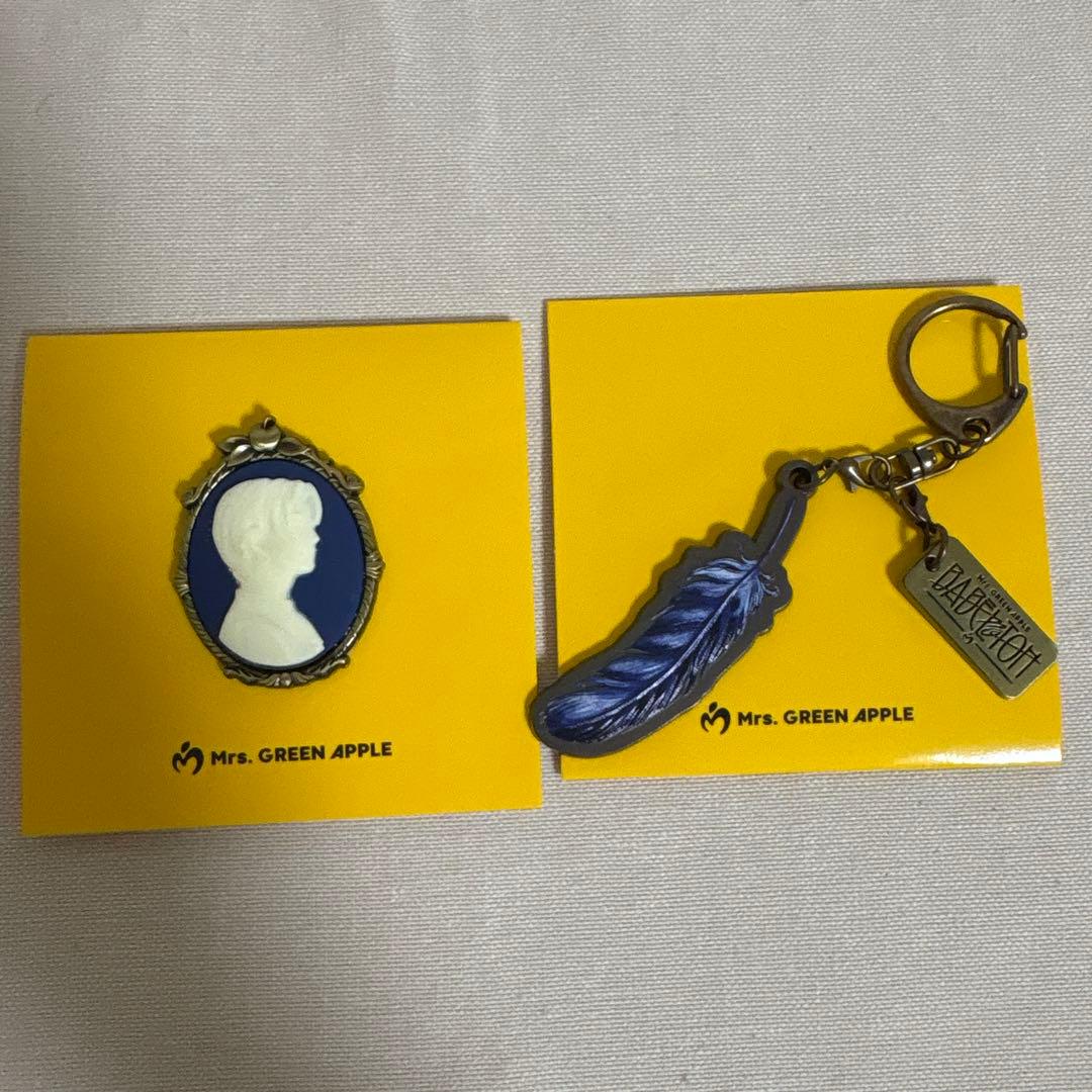 ミセス バベルの塔 羽キーホルダー カメオピンズ セット - メルカリ