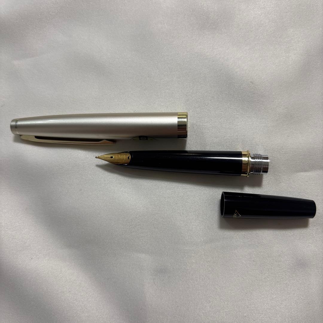 PILOT 新品 万年筆 18K スクリプト細字 レトロ - メルカリ