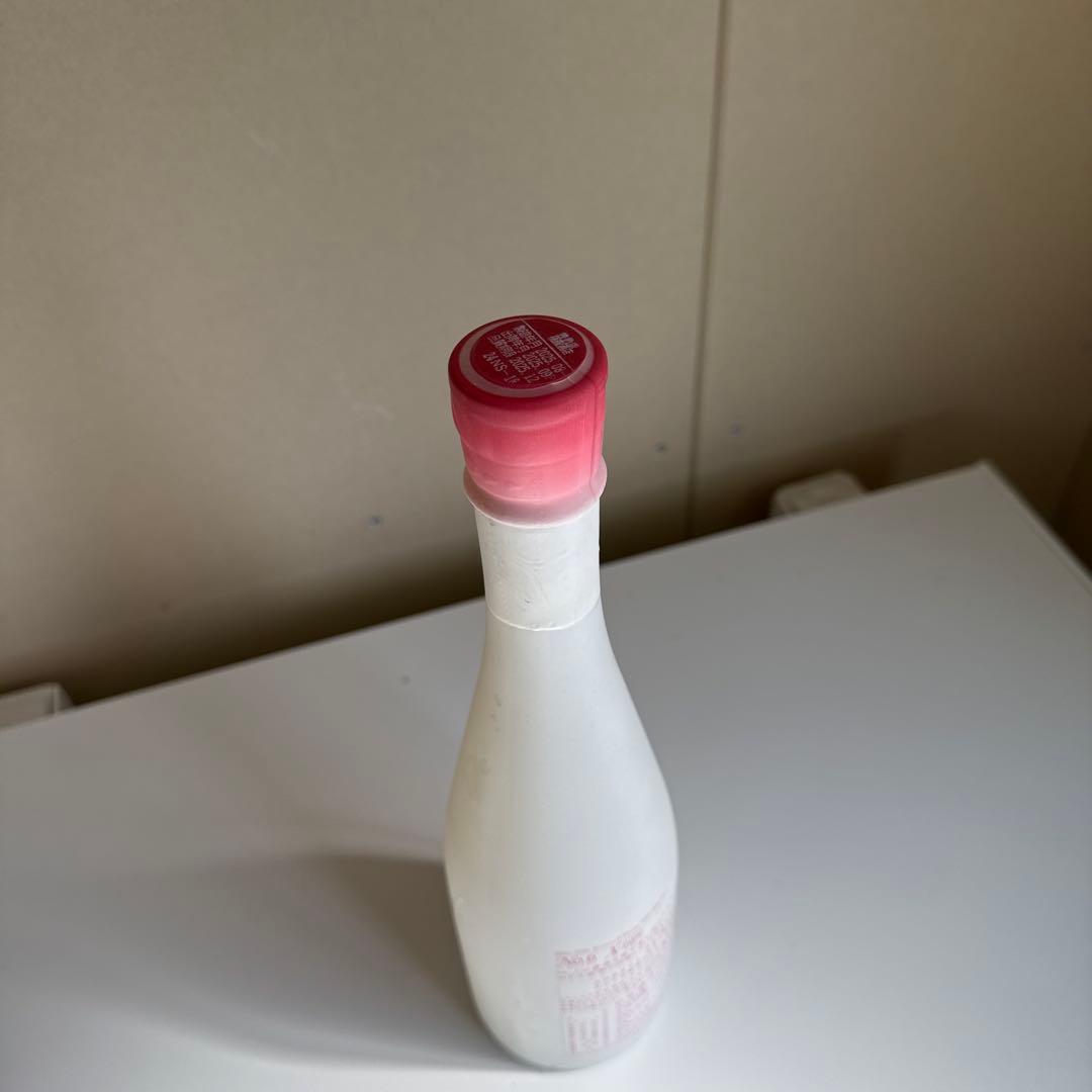 2024 NO.6 日本酒 白いボトル 3本あります．本日入荷致しました。