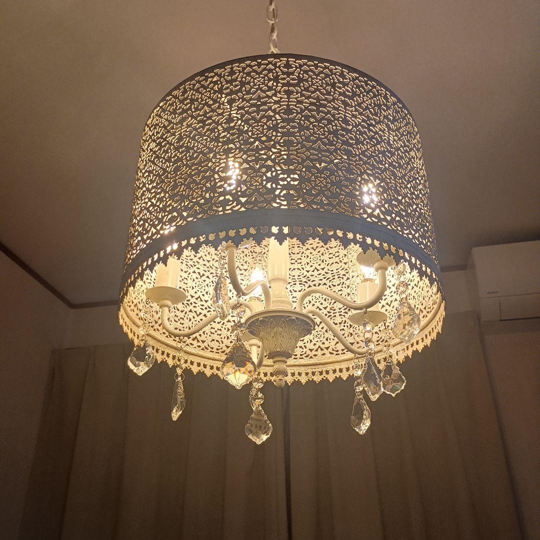 スチールシェード　シャンデリア　シャビーホワイト　5灯 LED電球付　モロッカン 楽天市場】シャンデリア LED 【 Reine / ホワイト 】 5灯 アンティーク