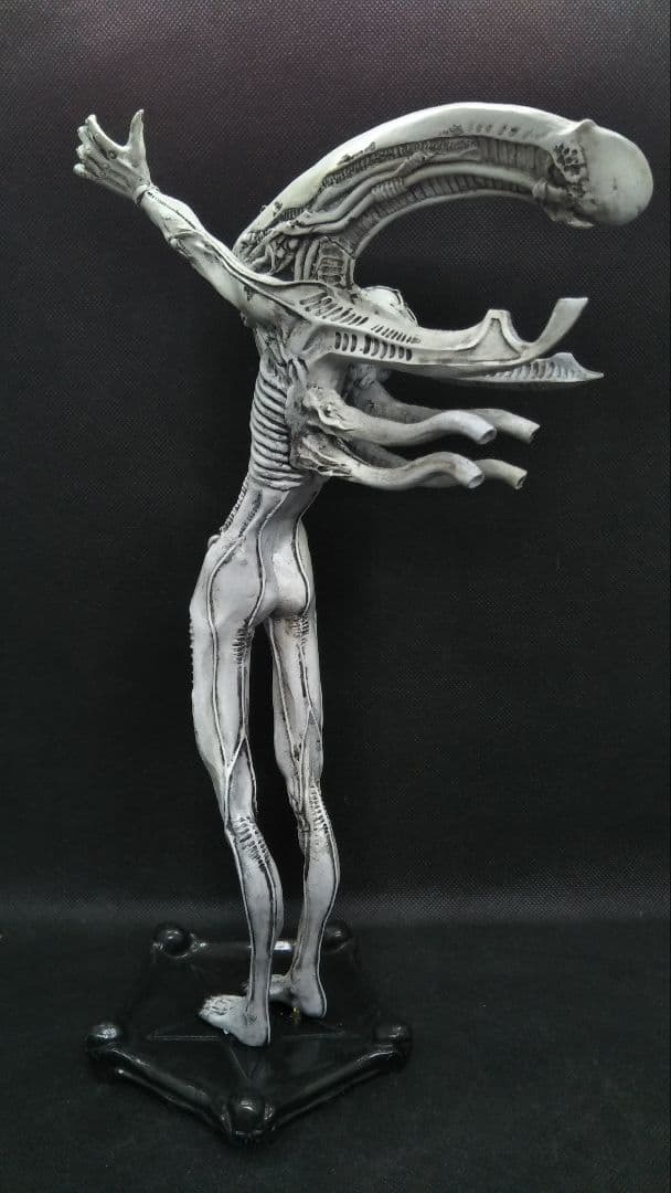 ネクロノミコンモンスター 改訂版 ギーガー プロトタイプエイリアン ゼノモーフ