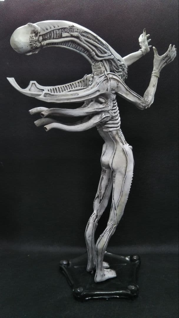 ネクロノミコンモンスター 改訂版 ギーガー プロトタイプエイリアン ゼノモーフ