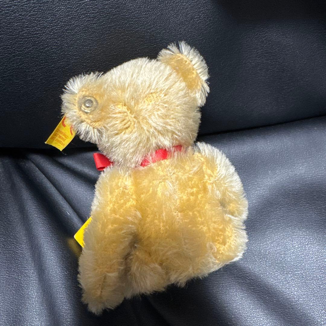 Steiff 茶色いぬいぐるみ 赤いリボン