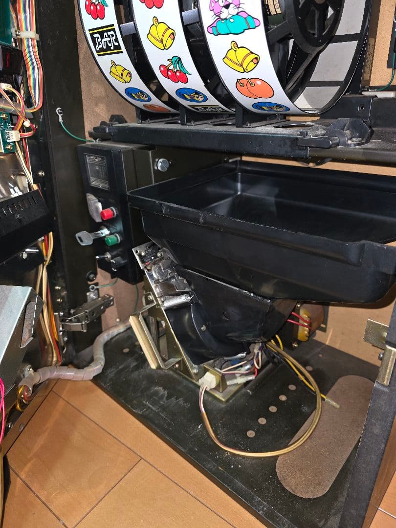 アウトレット 価格ホビー・楽器・アート - パチスロ実機 4号機 Pink