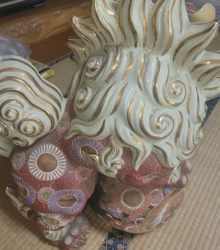 大型置物 九谷焼 大吉窯 玉乗り獅子 狛犬 シーサー風 赤絵 金彩 置物