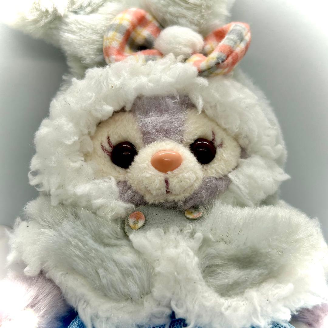 美品・ディズニー・ウィンターホリデー・ステラルー・ぬいぐるみバッジ・超人気モデル