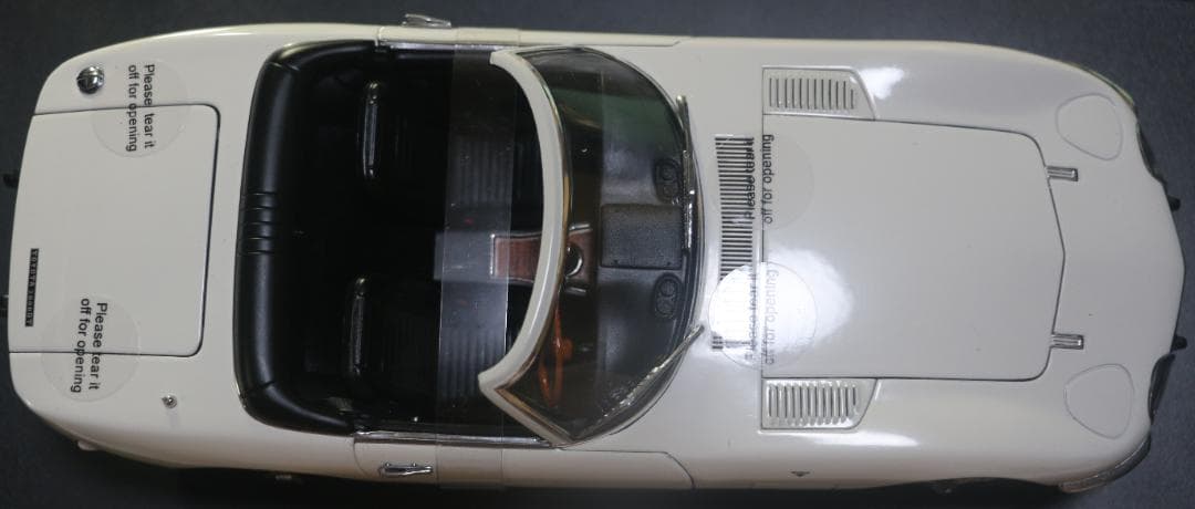 貴重　オートアート トヨタ2000GT オープン　００７コレクション 1/18