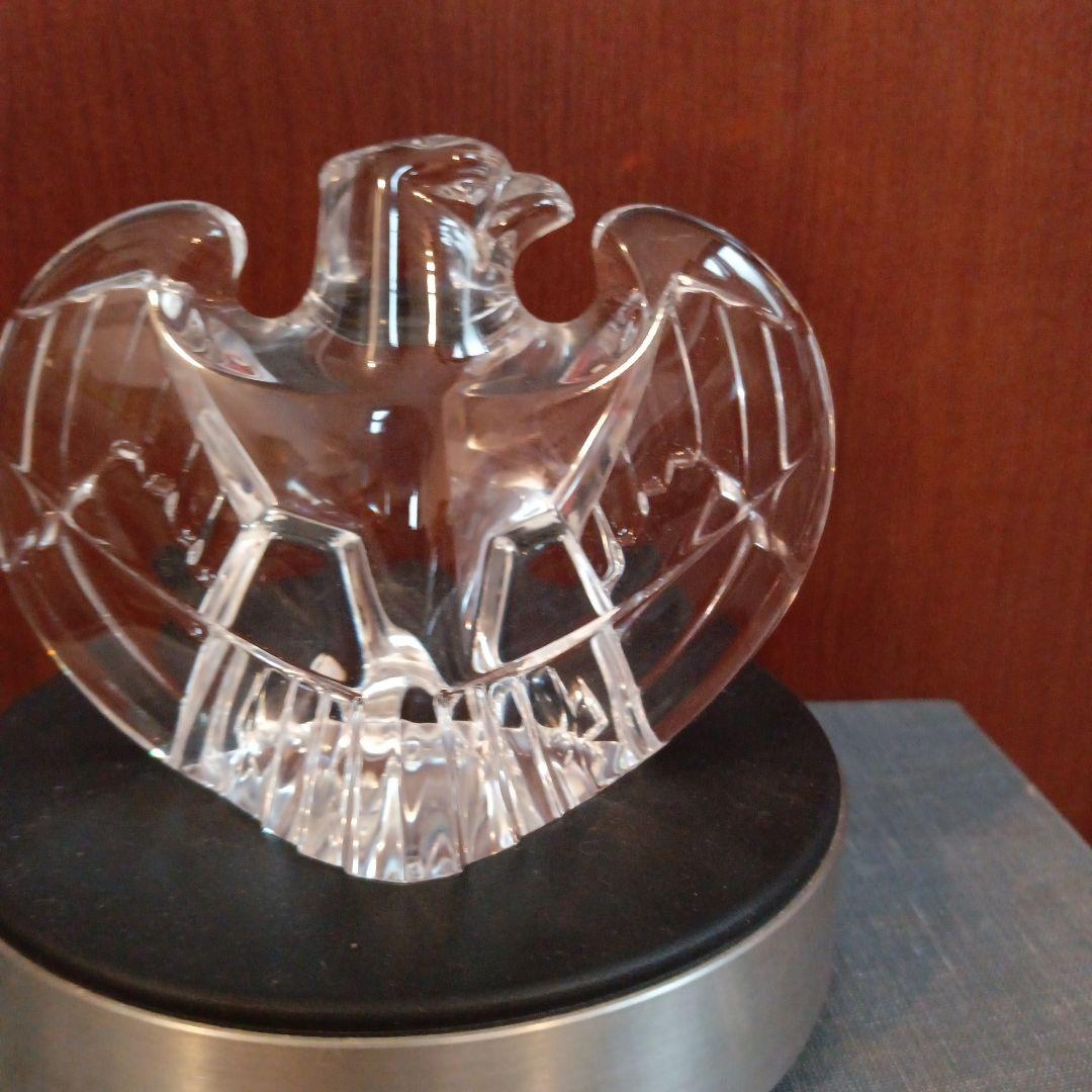 STEUBENスチューベン クリスタルガラス イーグルの置物です。