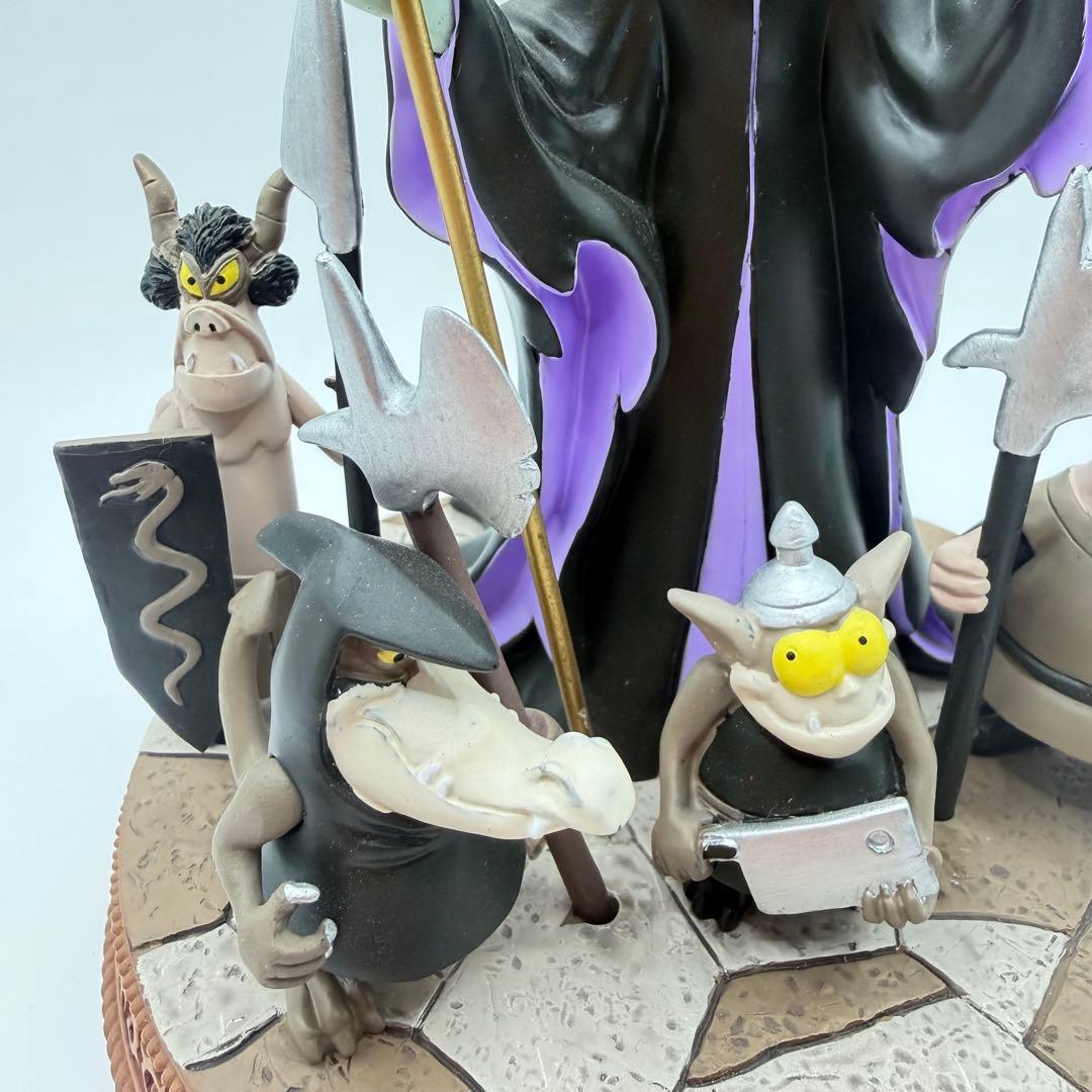 希少★ディズニー ヴィランズ マレフィセント ジオラマフィギュア フィギュリン