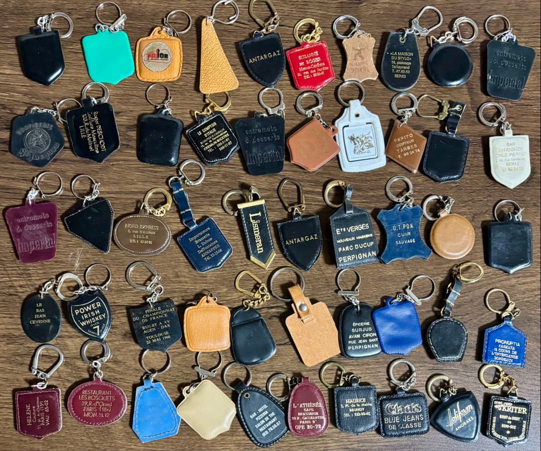 884【50個!】ヴィンテージ フランス フレンチ キーホルダー