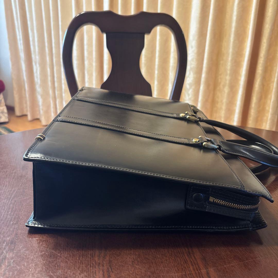 ココマイスター バンガーブリーフ 黒 ショルダー付 ブライドルレザー