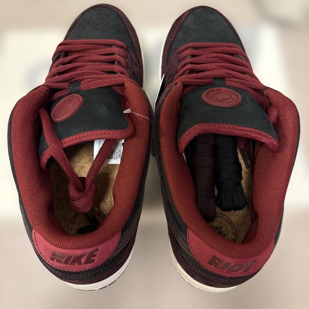 スケートボード Nike SB Dunk Low Pro Riot Skateshop QS