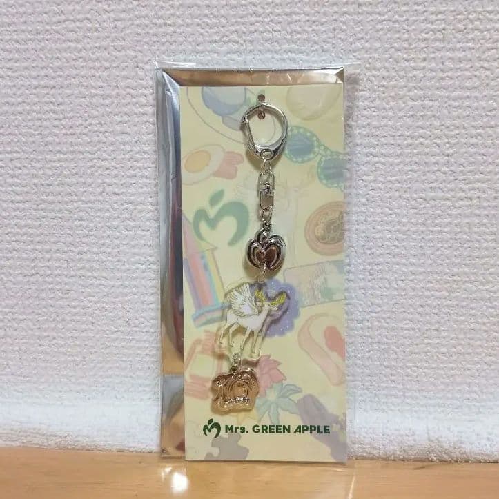 d*o様 Mrs.GREENAPPLE ランダムチャームキーホルダー【C】Sor - メルカリ