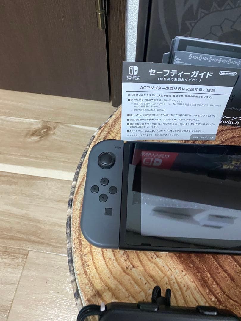 Nintendo Switch ニンテンドースイッチ本体　モンハンモデル