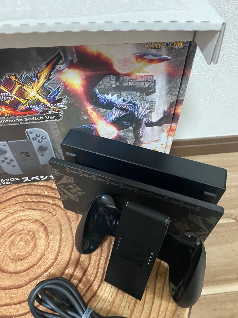 Nintendo Switch ニンテンドースイッチ本体　モンハンモデル