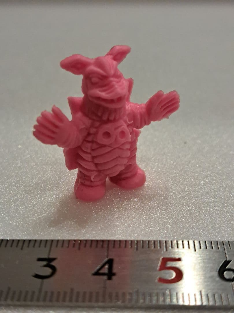 t*9様 「ウルトラマンレオ」怪獣消しゴム「バイブ星人桃」
