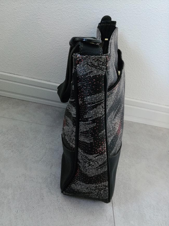 美品 ヴィヴィアンウエストウッド オーブ 総柄 ショルダーバッグ イタリア製