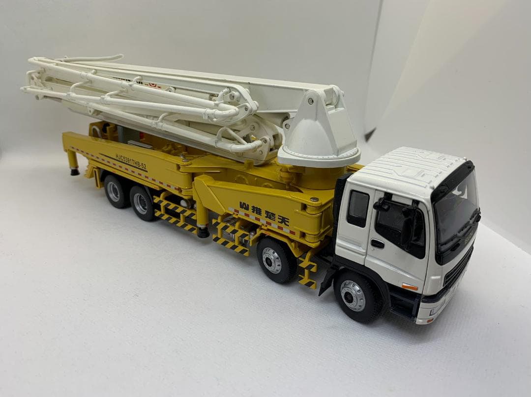 605-002 建機 1/38 いすゞ SHANTUI コンクリートポンプ車