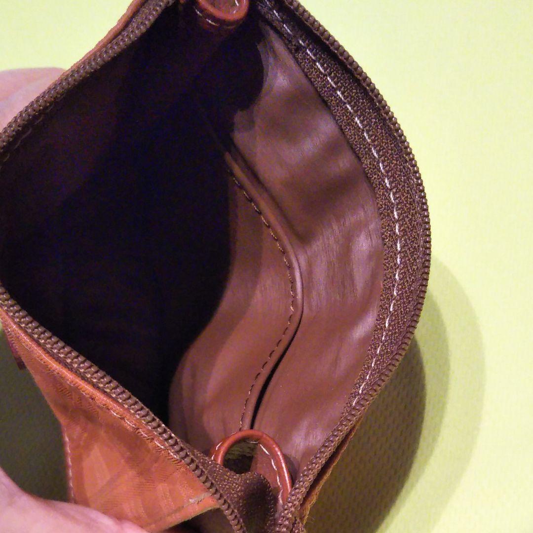 アルファロメオ　ポーチ