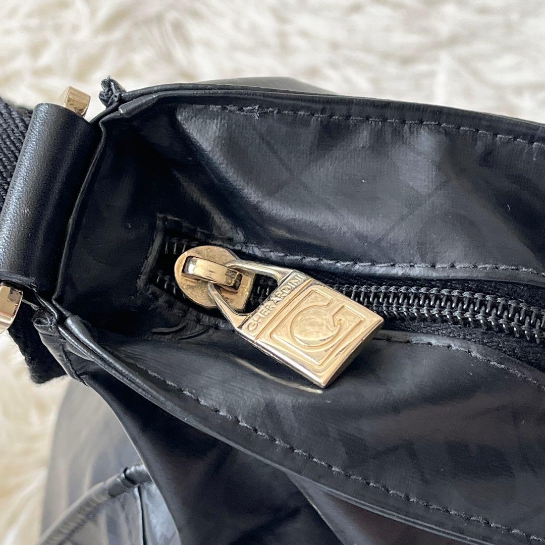 ⭐️未使用級⭐️　ゲラルディーニ　ソフティ　ショルダーバッグ　ブラック　PVC